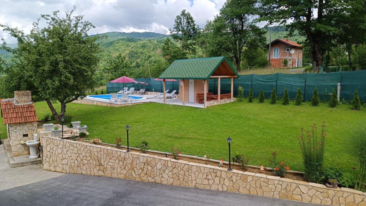 Villa Green Oasis With Pool Σαράγεβο Εξωτερικό φωτογραφία