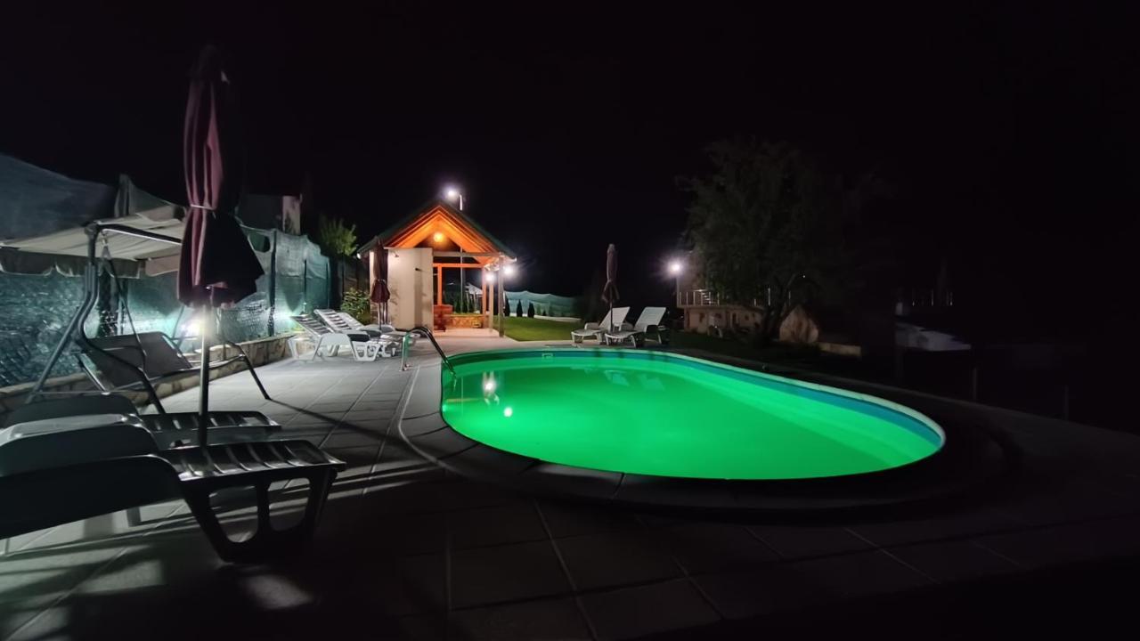 Villa Green Oasis With Pool Σαράγεβο Εξωτερικό φωτογραφία